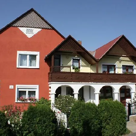 Апартаменты Papp Apartmanhaz Вонярцвашхедь